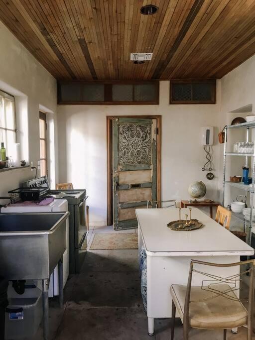 Сasa de vacaciones Historic Adobe 3br In Downtown El Presidio